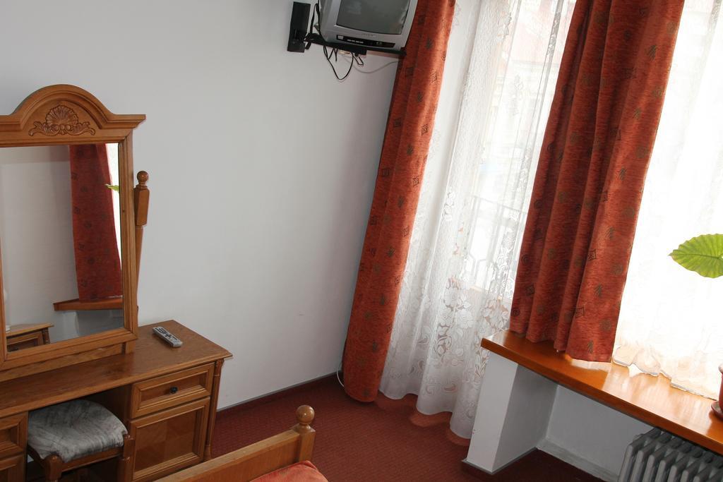 Hotel Zimbru Câmpulung Moldovenesc Стая снимка