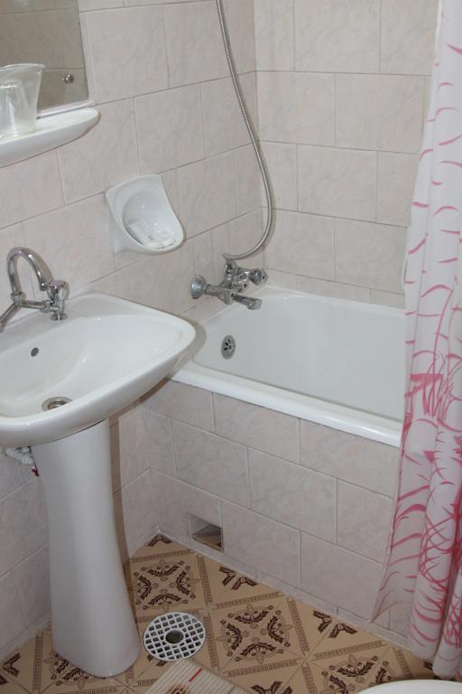 Hotel Zimbru Câmpulung Moldovenesc Стая снимка