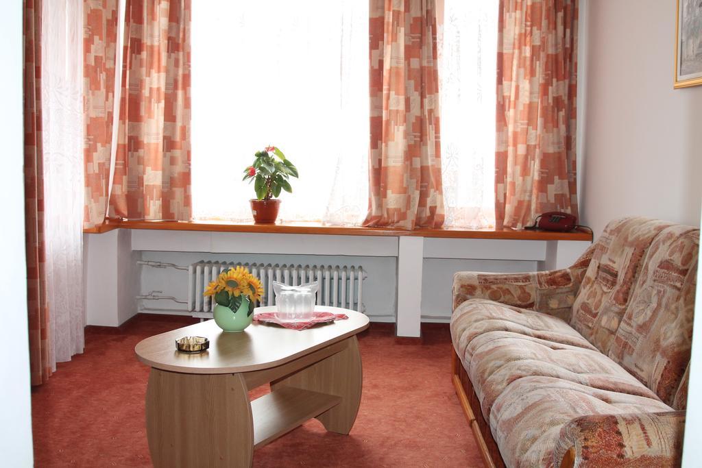 Hotel Zimbru Câmpulung Moldovenesc Стая снимка
