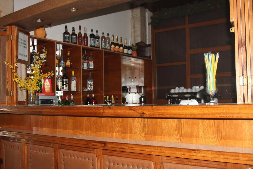 Hotel Zimbru Câmpulung Moldovenesc Екстериор снимка